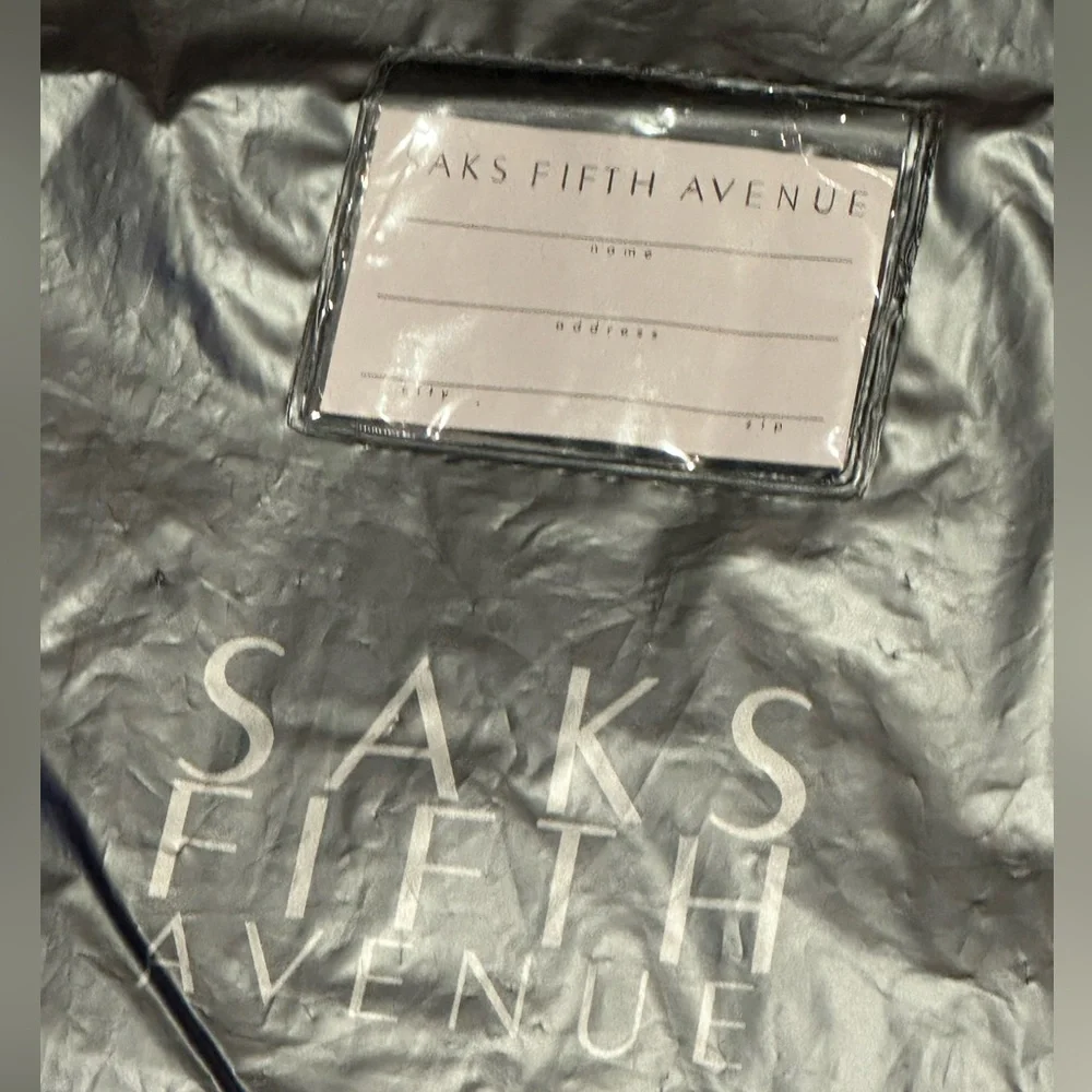 Saks Fifth Avenue Garment Bag L 54” Very good Condition